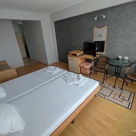 Family Hotel Coral ソゾポル エクステリア 写真